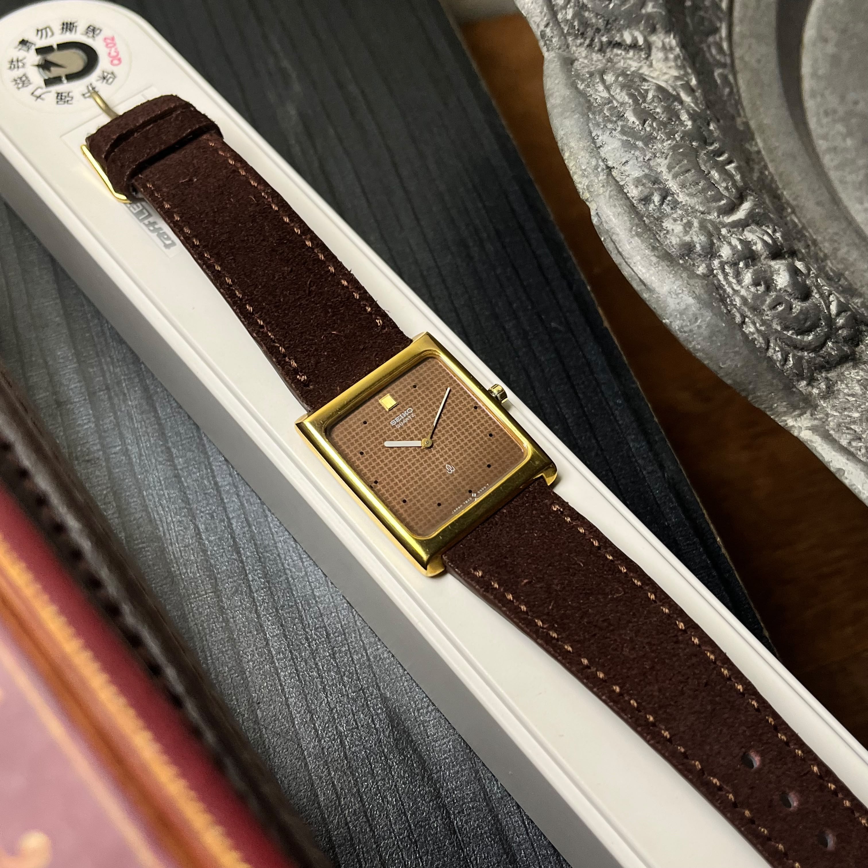 Seiko Chariot Rectangular Shiruken DarkBrown Dial 1980's Galeri 3